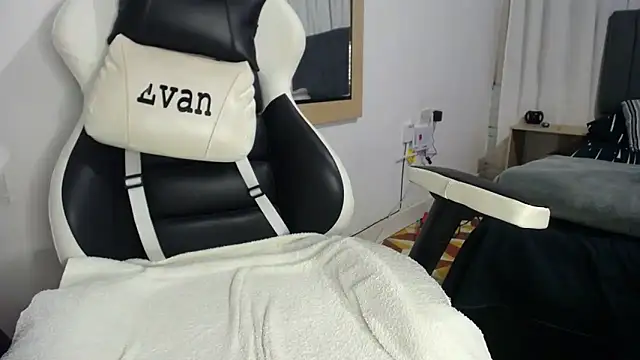 Snapshot of Valerioe chatting on February 2025 02:27:01 AM Valerioe online show from February 2025 02:27:01 AM