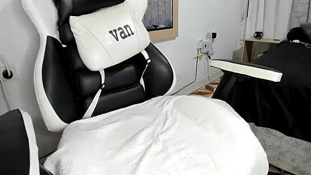 Snapshot of Valerioe chatting on March 2025 03:01:02 AM Valerioe online show from March 2025 03:01:02 AM
