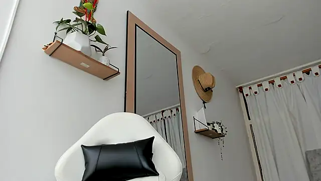 Snapshot of Valerioe chatting on October 2025 01:50:01 PM Valerioe online show from October 2025 01:50:01 PM