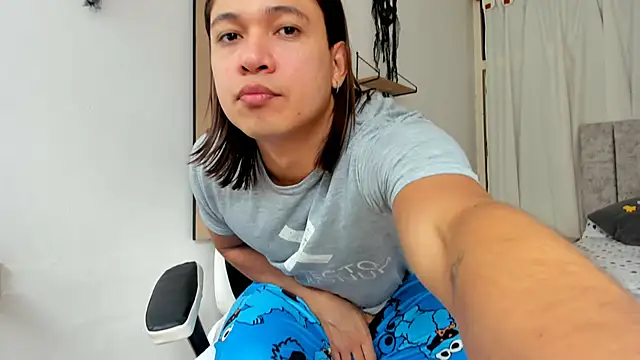 Snapshot of Valerioe chatting on November 2025 03:47:02 PM Valerioe online show from November 2025 03:47:02 PM