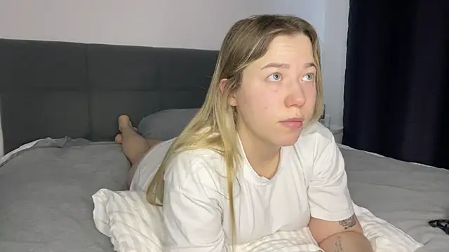 Snapshot of Embersweetbunny chatting on January 2025 07:47:02 AM Embersweetbunny online show from January 2025 07:47:02 AM