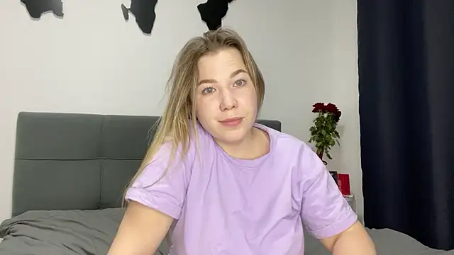 Snapshot of Embersweetbunny chatting on January 2025 05:02:02 PM Embersweetbunny online show from January 2025 05:02:02 PM