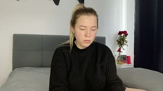 Snapshot of Embersweetbunny chatting on February 2025 11:21:01 AM Embersweetbunny online show from February 2025 11:21:01 AM