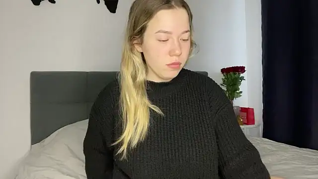 Snapshot of Embersweetbunny chatting on February 2025 08:44:02 AM Embersweetbunny online show from February 2025 08:44:02 AM