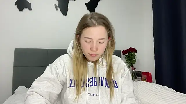 Snapshot of Embersweetbunny chatting on February 2025 09:54:01 PM Embersweetbunny online show from February 2025 09:54:01 PM