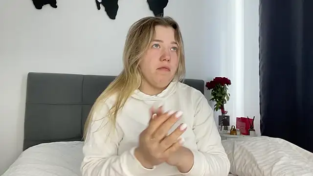 Snapshot of Embersweetbunny chatting on February 2025 11:49:01 AM Embersweetbunny online show from February 2025 11:49:01 AM