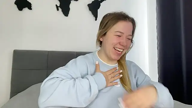 Snapshot of Embersweetbunny chatting on February 2025 08:17:02 AM Embersweetbunny online show from February 2025 08:17:02 AM