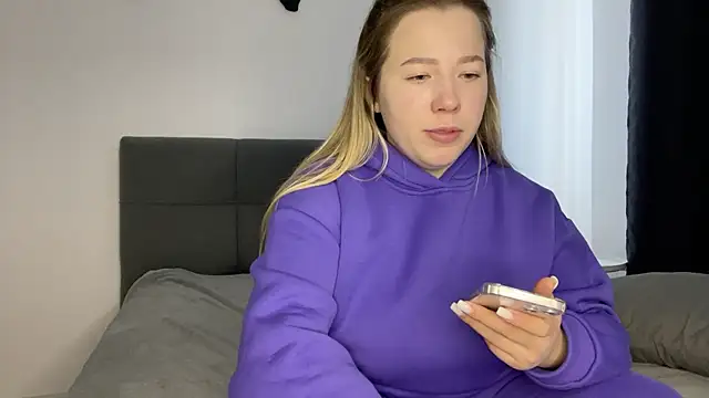 Snapshot of Embersweetbunny chatting on February 2025 01:13:02 PM Embersweetbunny online show from February 2025 01:13:02 PM