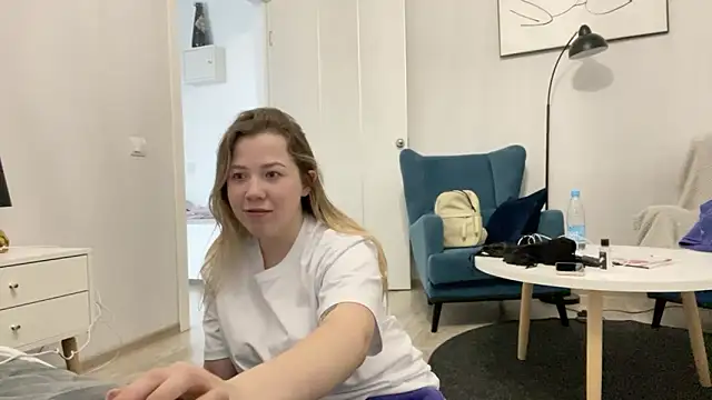 Snapshot of Embersweetbunny chatting on March 2025 01:16:02 PM Embersweetbunny online show from March 2025 01:16:02 PM