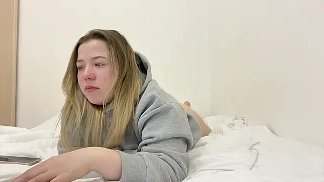 Snapshot of Embersweetbunny chatting on March 2025 03:52:01 PM Embersweetbunny online show from March 2025 03:52:01 PM