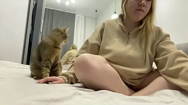 Snapshot of Embersweetbunny chatting on October 2025 01:28:02 AM Embersweetbunny online show from October 2025 01:28:02 AM