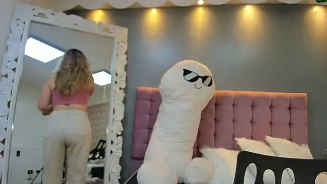 IssadoraJames online show from October 2025 02:26:02 PM