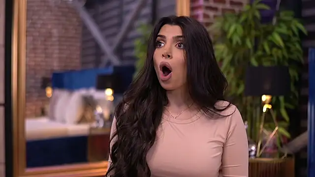 Snapshot of NicoleCellini chatting on November 2025 06:30:01 PM NicoleCellini online show from November 2025 06:30:01 PM