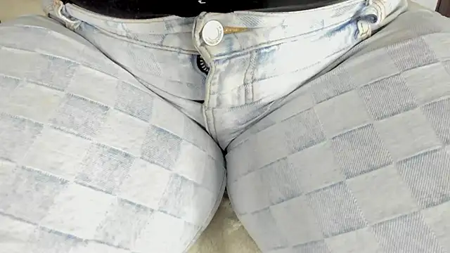 Snapshot of bigmom69_ chatting on October 2025 02:08:01 PM bigmom69 online show from October 2025 02:08:01 PM