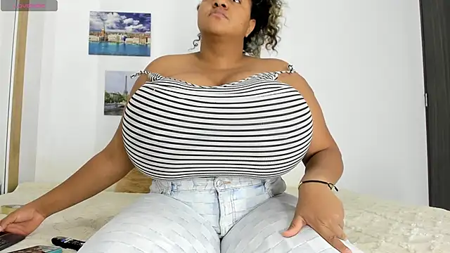 Snapshot of bigmom69_ chatting on November 2025 12:24:02 AM bigmom69 online show from November 2025 12:24:02 AM