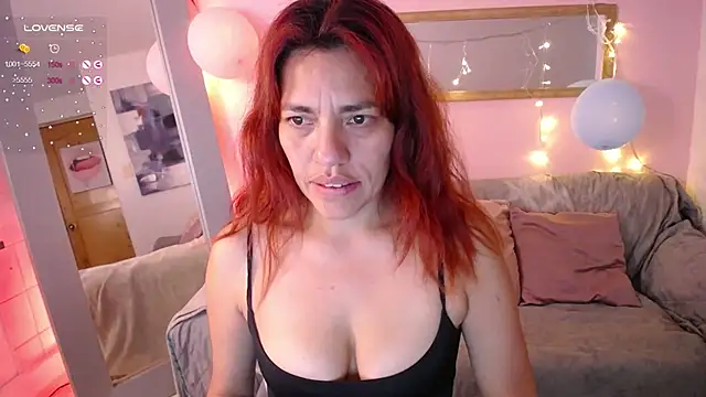 lia huan online show from December 2024 12:54:02 PM