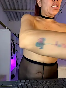 lia huan online show from September 2025 02:22:01 PM