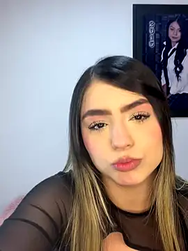 Amelia Honney  online show from October 2025 05:35:01 PM