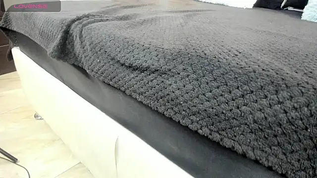 Snapshot of LIZ_HOLMES chatting on January 2025 10:07:02 AM LIZ HOLMES online show from January 2025 10:07:02 AM