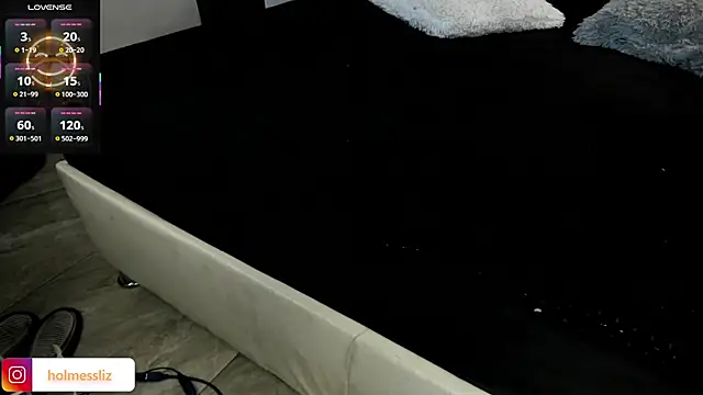 Snapshot of LIZ_HOLMES chatting on March 2025 10:00:02 AM LIZ HOLMES online show from March 2025 10:00:02 AM