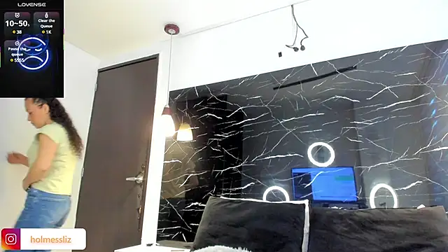 Snapshot of LIZ_HOLMES chatting on March 2025 12:04:02 PM LIZ HOLMES online show from March 2025 12:04:02 PM