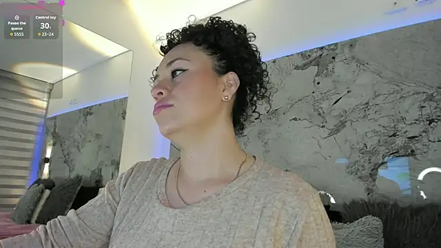 Snapshot of LIZ_HOLMES chatting on September 2025 10:07:02 AM LIZ HOLMES online show from September 2025 10:07:02 AM