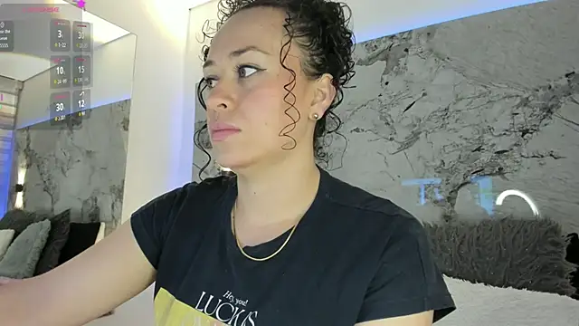 Snapshot of LIZ_HOLMES chatting on September 2025 10:20:02 AM LIZ HOLMES online show from September 2025 10:20:02 AM