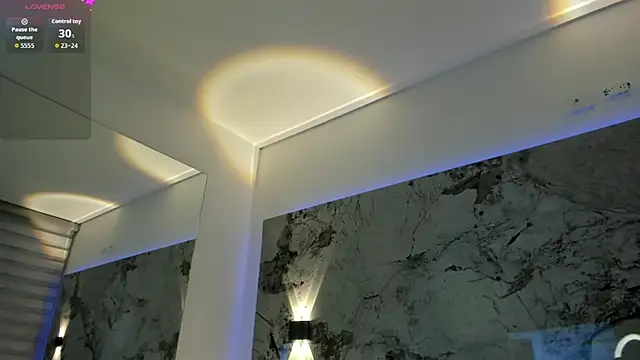 Snapshot of LIZ_HOLMES chatting on October 2025 10:36:01 AM LIZ HOLMES online show from October 2025 10:36:01 AM