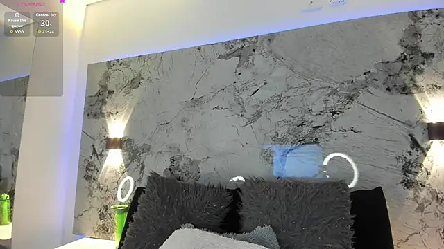 Snapshot of LIZ_HOLMES chatting on October 2025 10:22:02 AM LIZ HOLMES online show from October 2025 10:22:02 AM