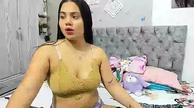 Alejandra evanss online show from March 2025 08:43:02 PM