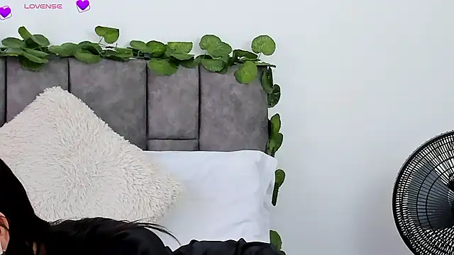 VeronicaTonu online show from December 2024 06:49:02 PM