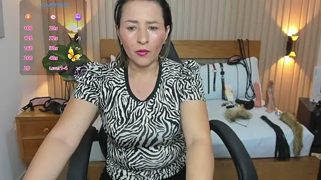 luciana ballesteros  online show from February 2025 12:34:01 PM