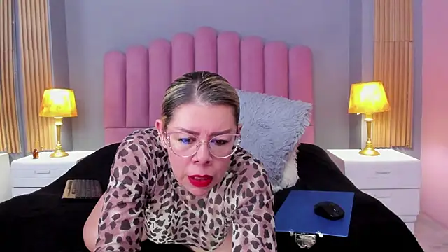 Snapshot of RamonaSimons chatting on January 2025 08:01:01 PM RamonaSimons online show from January 2025 08:01:01 PM