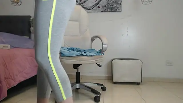 ghostwoman online show from October 2025 02:02:02 PM