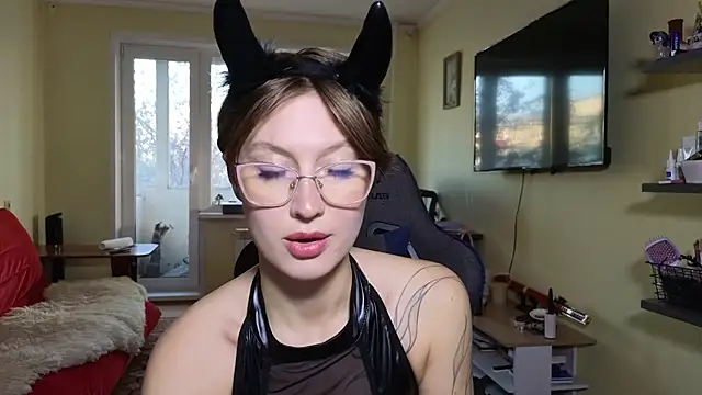 Snapshot of MalvinaBlum chatting on October 2025 01:46:01 AM MalvinaBlum online show from October 2025 01:46:01 AM