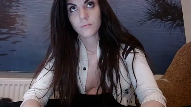 Snapshot of AliceTailor chatting on March 2025 06:37:01 AM AliceTailor online show from March 2025 06:37:01 AM