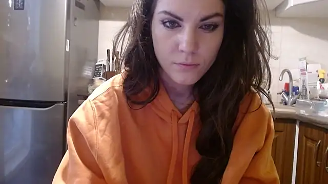 Snapshot of AliceTailor chatting on September 2025 05:33:01 AM AliceTailor online show from September 2025 05:33:01 AM