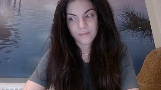 Snapshot of AliceTailor chatting on October 2025 09:43:02 AM AliceTailor online show from October 2025 09:43:02 AM