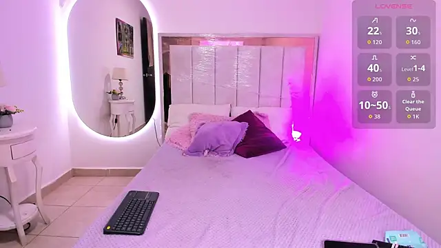 Snapshot of michelle_madson_ chatting on September 2025 02:29:02 PM michelle madson online show from September 2025 02:29:02 PM