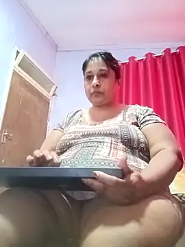 Snapshot of raniofsex02 chatting on November 2025 05:40:01 AM raniofsex02 online show from November 2025 05:40:01 AM