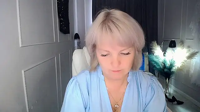 Juarnea online show from September 2025 09:01:02 AM