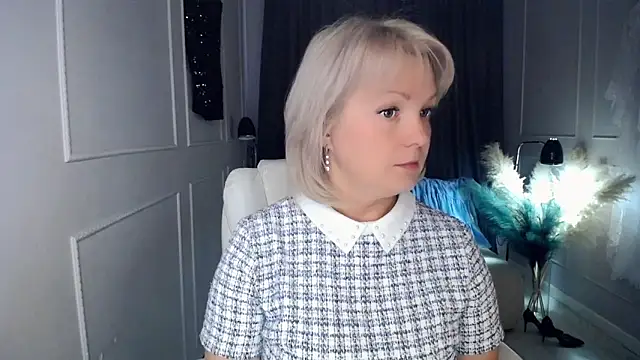 Juarnea online show from September 2025 09:46:02 AM