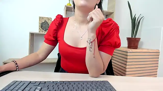 Snapshot of merlinaadams_ chatting on October 2025 04:37:01 PM merlinaadams online show from October 2025 04:37:01 PM