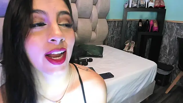 emily jones 1 online show from February 2025 01:11:01 PM