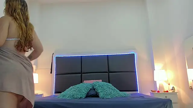 Snapshot of Aslhyn_Gomez chatting on October 2025 07:43:01 PM Aslhyn Gomez online show from October 2025 07:43:01 PM