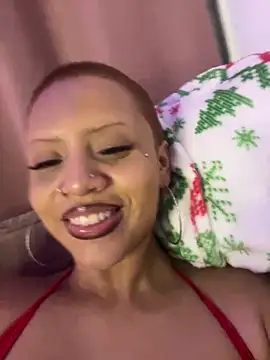 Snapshot of Charlotee_ chatting on January 2025 06:33:01 AM Charlotee online show from January 2025 06:33:01 AM
