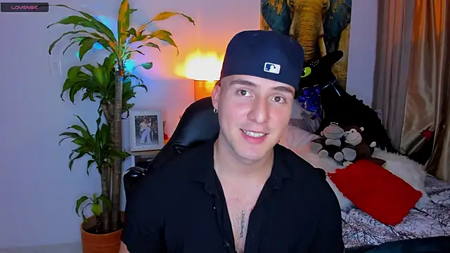 liam oficial02 online show from February 2025 03:48:01 AM