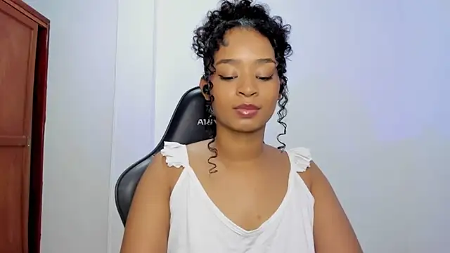 avellanatammy online show from October 2025 12:57:01 AM