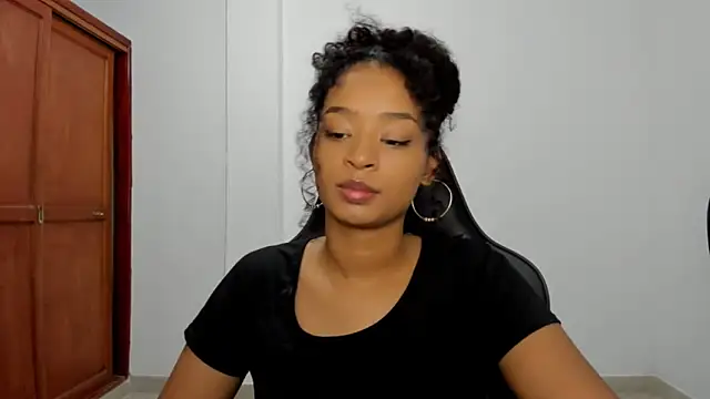 avellanatammy online show from November 2025 02:45:01 AM