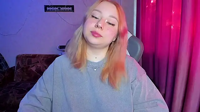 Milafoxxxy online show from October 2025 02:20:01 AM